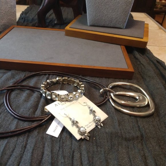 NEW Jewelry Bundle - Picture 9 of 9